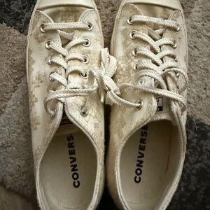 Women’s Off-White Chuck Taylor All Star Lift Sneakers size 11